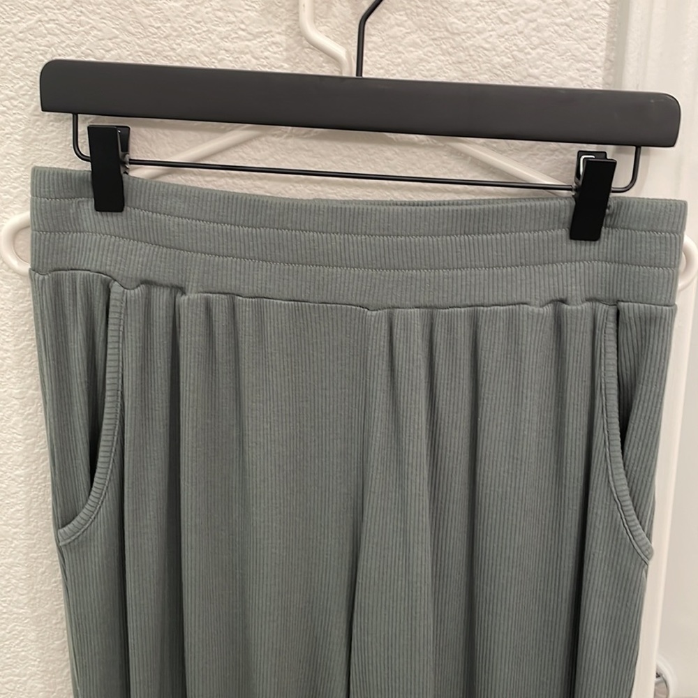 Bobi Los Angeles Jogger - Sage Green M - Picture 2 of 6
